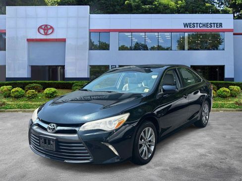 Used 2015 Toyota Camry XLE w/ Moonroof Package FWD image 4