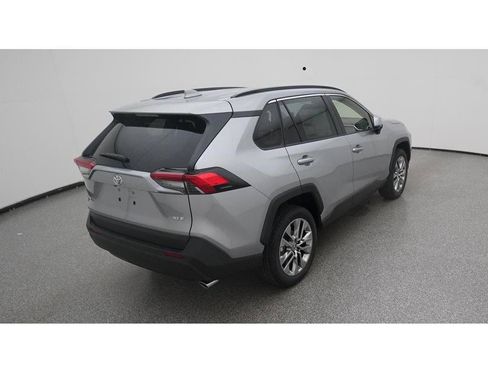 Used 2023 Toyota RAV4 XLE Premium FWD image 10