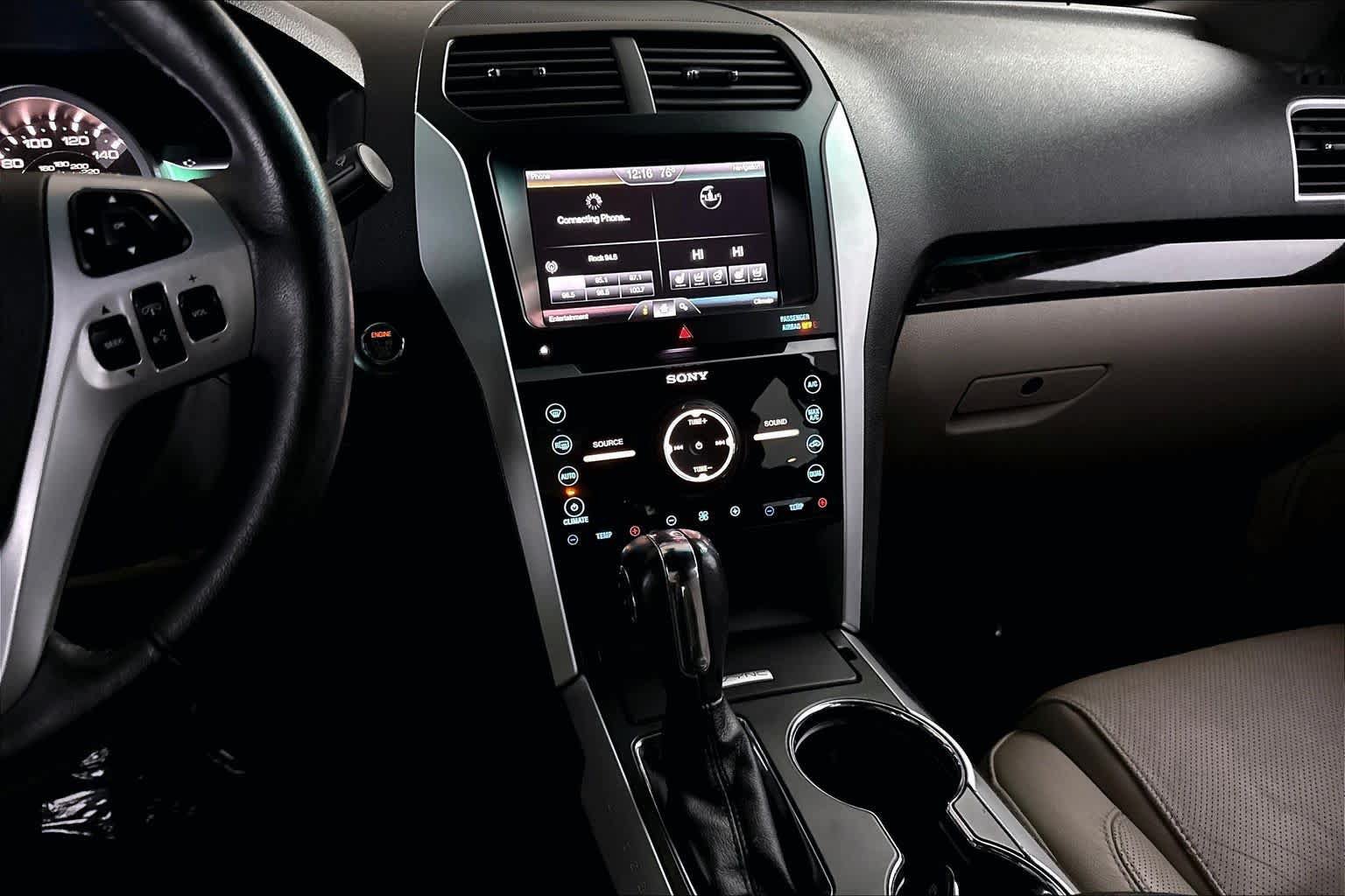 Used 2015 Ford Explorer Limited w/ Equipment Group 302A FWD image 5