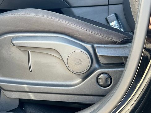 Certified 2025 Hyundai Santa Fe SE image 28