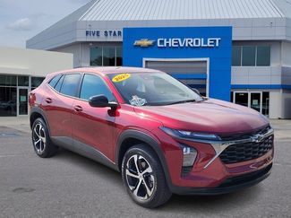 Used 2025 Chevrolet Trax RS image 1