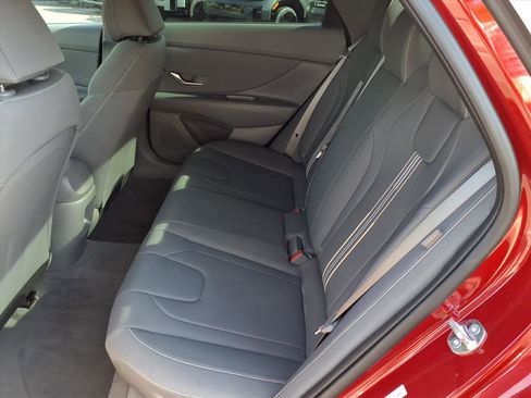 Certified 2025 Hyundai Elantra Sport image 14