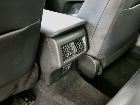 Used 2025 Toyota Camry SE FWD image 28