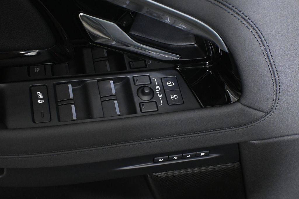 Used 2023 Land Rover Range Rover Evoque R-Dynamic SE AWD/4WD image 25