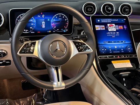 Used 2026 Mercedes-Benz GLC 300 image 35