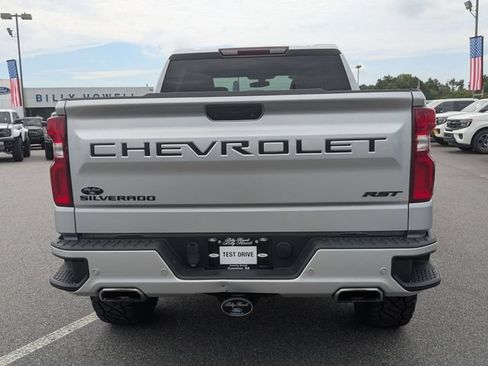 Used 2022 Chevrolet Silverado 1500 RST w/ LPO, Blackout Package AWD/4WD image 4