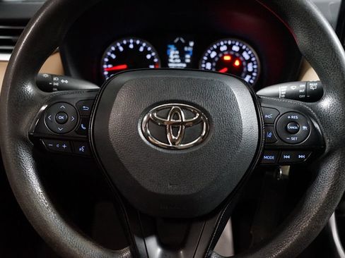 Certified 2021 Toyota RAV4 LE FWD image 12