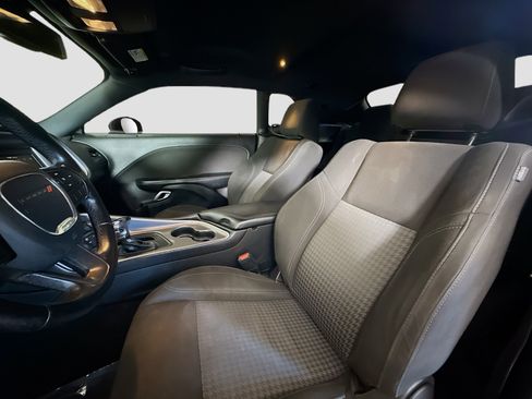 Used 2020 Dodge Challenger SXT image 22