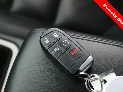 Used 2018 Jeep Grand Cherokee Limited image 3