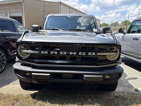 Used 2022 Ford Bronco Outer Banks image 4