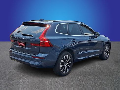 Used 2023 Volvo XC60 B5 Core AWD/4WD image 4