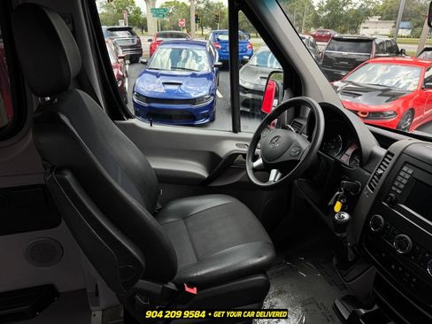 Used 2018 Mercedes-Benz Sprinter 2500 image 34