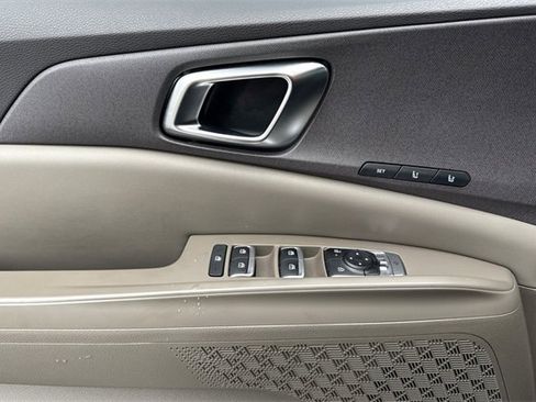 Certified 2025 Kia Carnival EX image 13