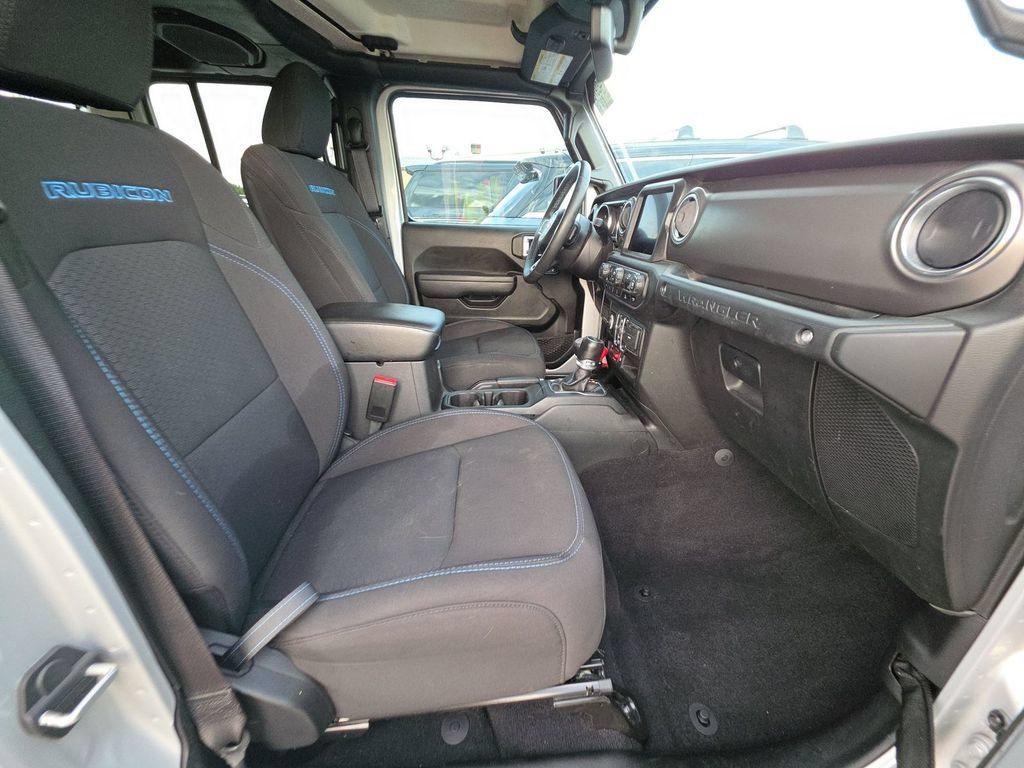 Used 2023 Jeep Wrangler Unlimited Rubicon 4xe AWD/4WD image 5