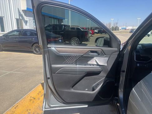 Used 2025 GMC Acadia Denali w/ Super Cruise Package image 15