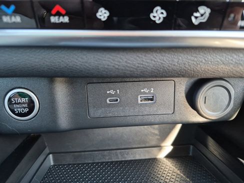 Used 2023 Nissan Rogue SL w/ SL Premium Package image 21