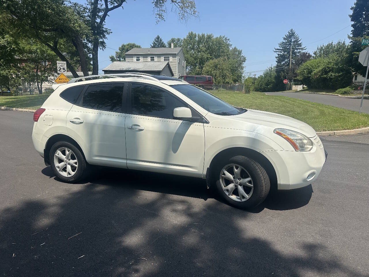 Used 2008 Nissan Rogue SL w/ Premium Pkg AWD/4WD image 5