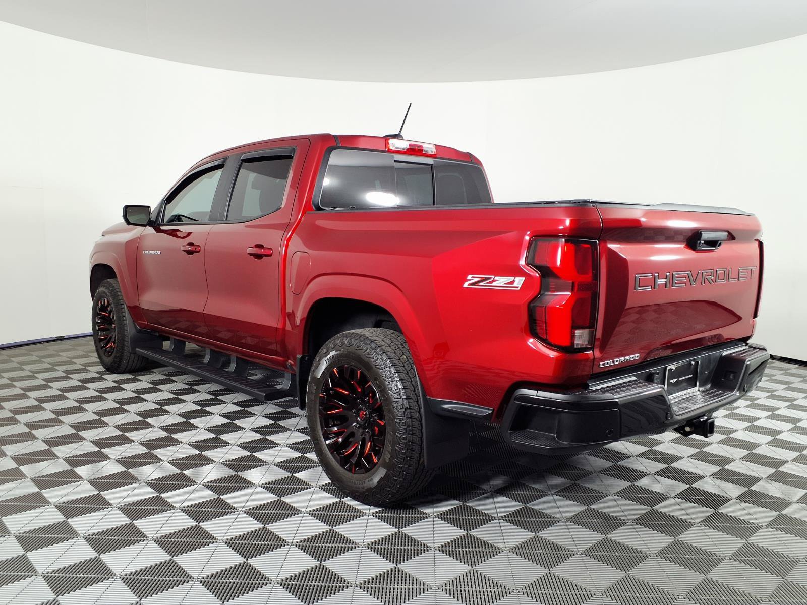 Used 2023 Chevrolet Colorado Z71 w/ Z71 Convenience Package 2 AWD/4WD image 6