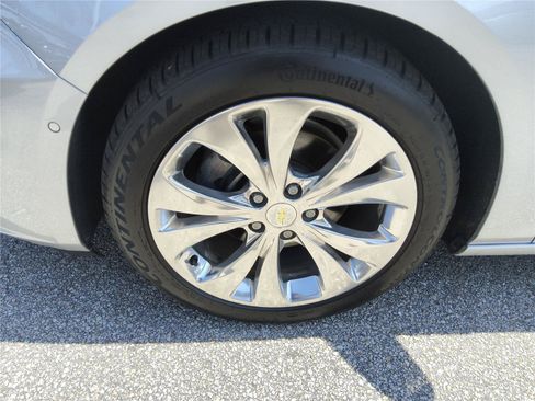 Used 2017 Chevrolet Malibu Premier w/ Driver Confidence Package FWD image 10