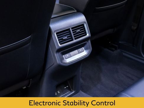 Used 2024 Volkswagen Atlas Cross Sport SEL R-Line AWD/4WD image 18