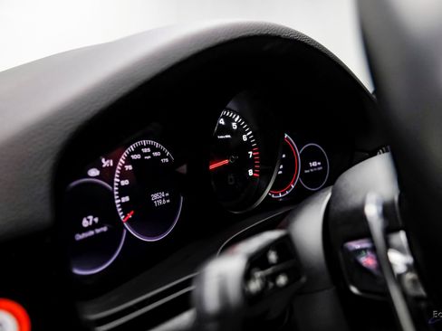 Used 2023 Porsche Cayenne image 30