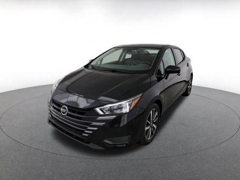 Used 2025 Nissan Versa SV image 8