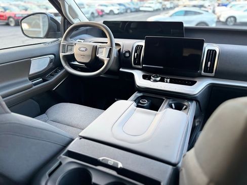 New 2025 Ford Expedition Max Active image 12