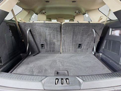 Used 2022 Ford Explorer XLT w/ Equipment Group 202A image 25