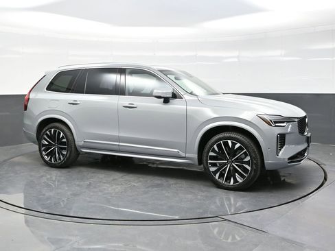 New 2026 Volvo XC90 T8 Plus w/ Protection Package image 8