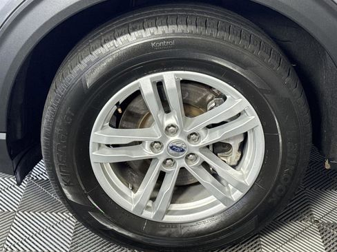 Used 2022 Ford Explorer XLT image 10