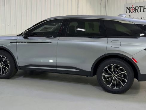 New 2026 Lincoln Nautilus Premier image 7