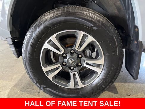 Used 2019 Toyota Tacoma TRD Sport w/ Technology Package AWD/4WD image 24
