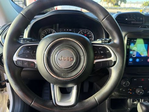 Used 2018 Jeep Renegade Latitude FWD image 23