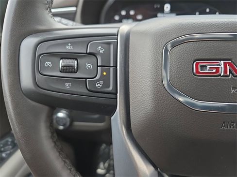 Used 2023 GMC Yukon XL SLT w/ SLT Premium Package image 21