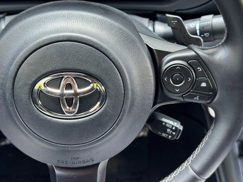 Used 2022 Toyota GR86 RWD image 19