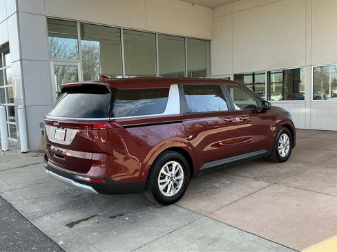 Used 2022 Kia Carnival LX image 22