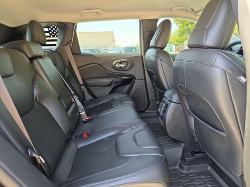 Used 2020 Jeep Cherokee Latitude Plus FWD image 25