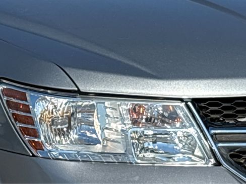 Used 2020 Dodge Journey SE w/ SE Popular Equipment Group image 22