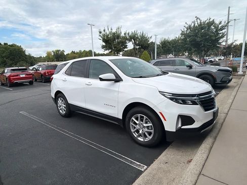 Used 2024 Chevrolet Equinox LT AWD/4WD image 4