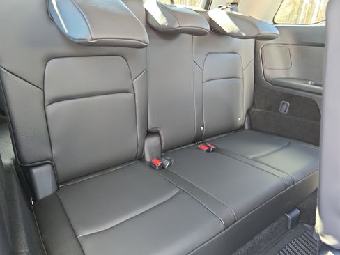 New 2025 Nissan Pathfinder SL image 12