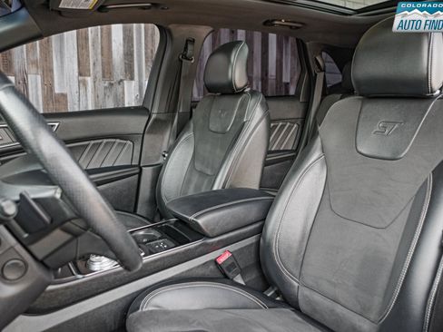 Used 2019 Ford Edge ST w/ Equipment Group 401A AWD/4WD image 13