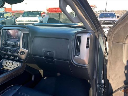 Used 2017 GMC Sierra 2500 Denali w/ Duramax Plus Package AWD/4WD image 19