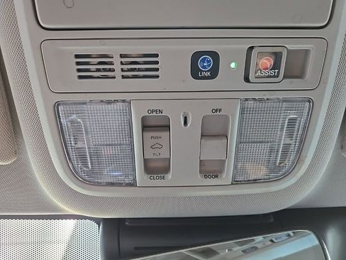 Used 2018 Honda Accord Touring image 37