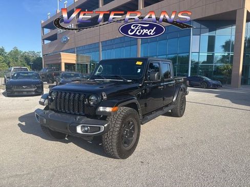 Used 2022 Jeep Gladiator Sport image 1