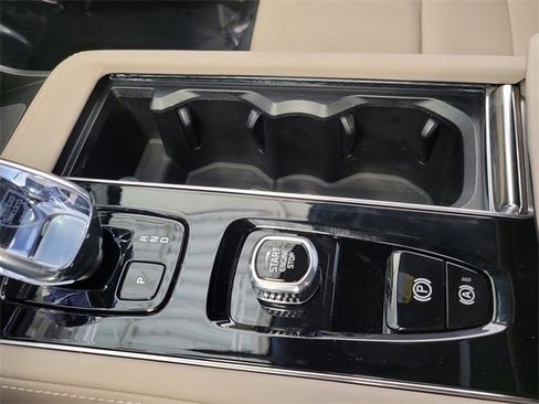 Certified 2026 Volvo XC90 B6 Plus w/ Protection Package image 22