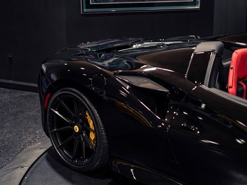 Used 2023 Ferrari F8 Tributo RWD image 29
