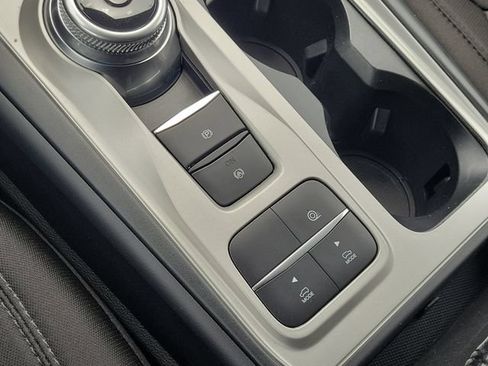 Used 2023 Ford Explorer XLT RWD image 25