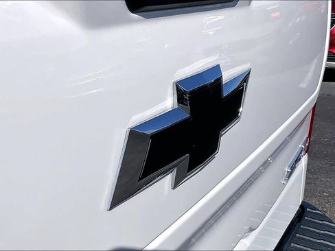 Used 2023 Chevrolet Silverado 1500 ZR2 w/ Technology Package image 8