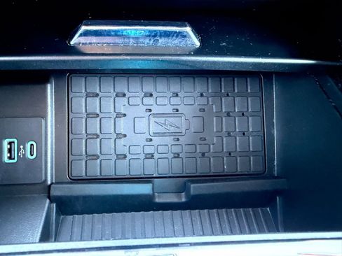 Used 2024 Ford Expedition XLT AWD/4WD image 25