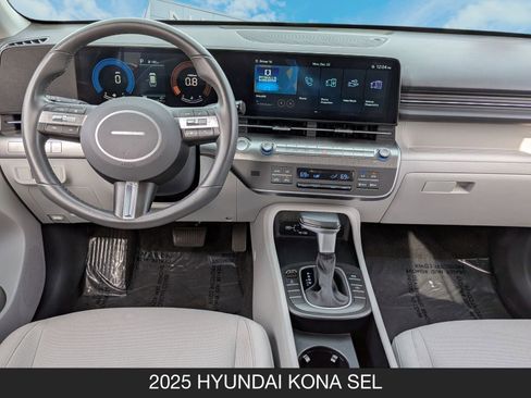 Used 2025 Hyundai Kona SEL image 14